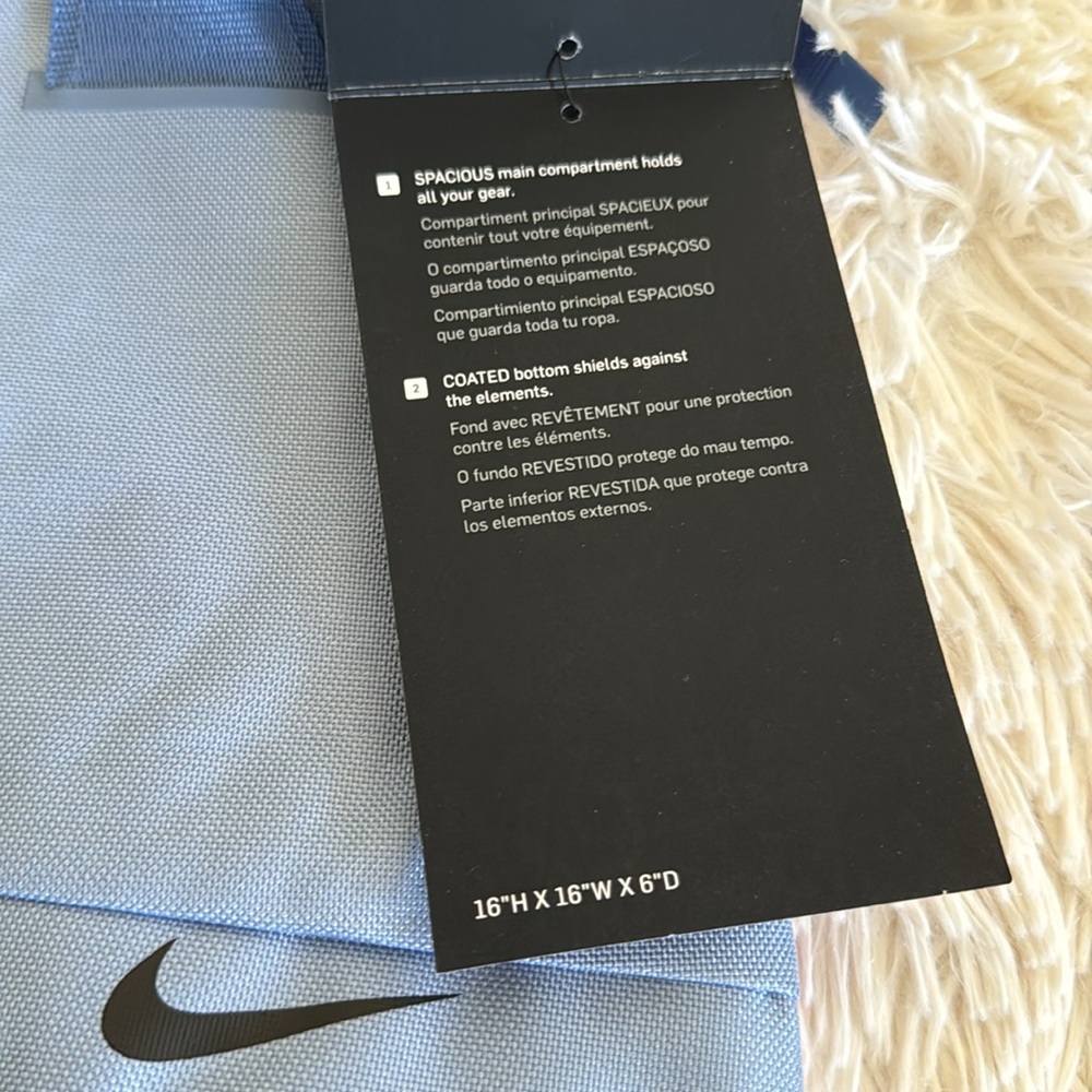 Nike Radiate 20L tote bag - Picture 10 of 11
